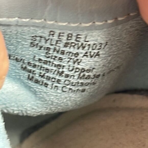 Rebel Ava Navy Suede Embroidered Chunky Heel Mules Sz 7 WIDE WIDTH - Picture 6 of 7